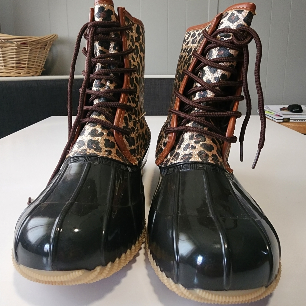 Sugar brand duck boots NWOT